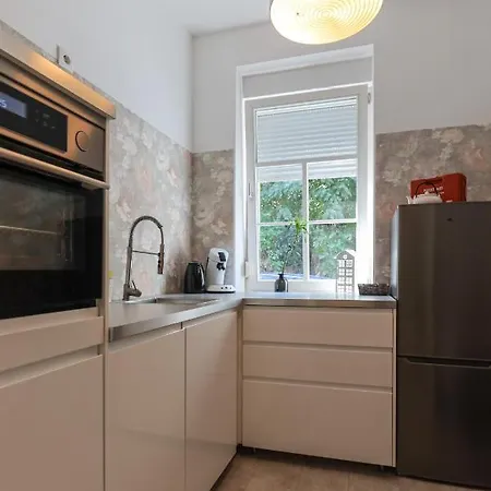 Bohnapartments Steigerwald - In Der Stadt - Vollausstattung - Wlan - Parkplaetze Apartment *