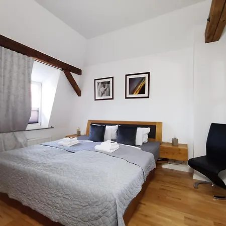 Bohnapartments Steigerwald - In Der Stadt - Vollausstattung - Wlan - Parkplaetze *