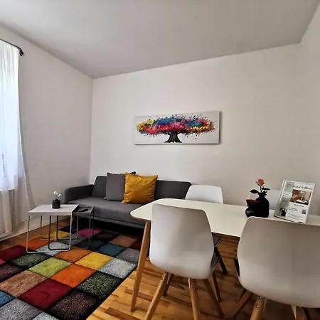 Bohnapartments Steigerwald - In Der Stadt - Vollausstattung - Wlan - Parkplaetze *