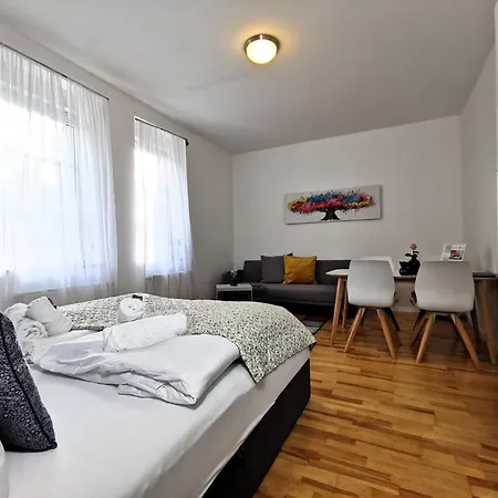 Bohnapartments Steigerwald - In Der Stadt - Vollausstattung - Wlan - Parkplaetze Lejlighed *