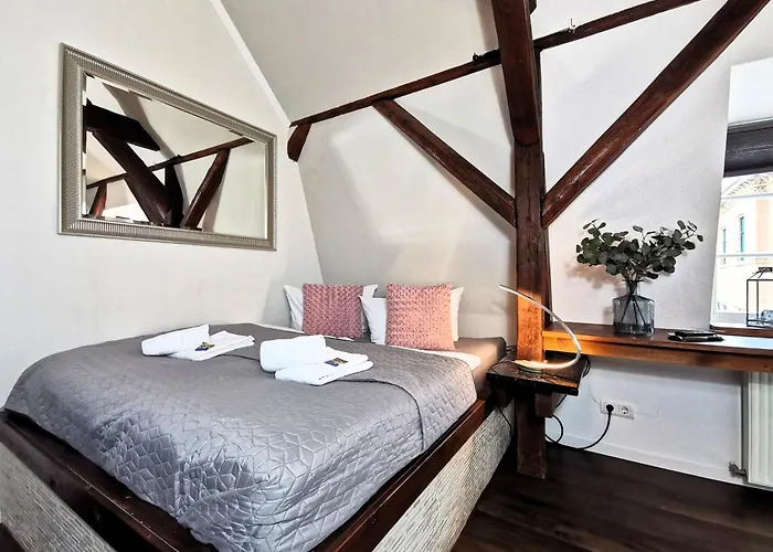 Bohnapartments Steigerwald - In Der Stadt - Vollausstattung - Wlan - Parkplaetze *