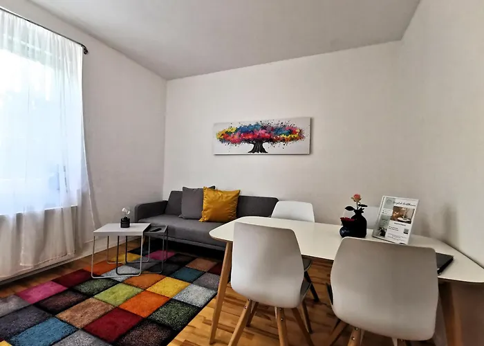 Bohnapartments Steigerwald - In Der Stadt - Vollausstattung - Wlan - Parkplaetze *