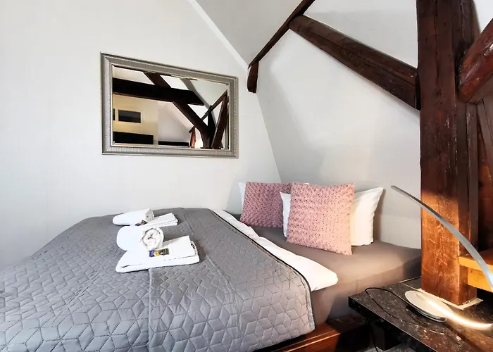 Bohnapartments Steigerwald - In Der Stadt - Vollausstattung - Wlan - Parkplaetze *